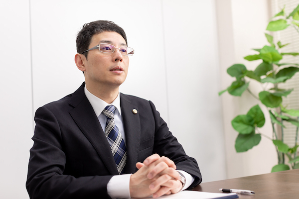 代表弁護士が対応します